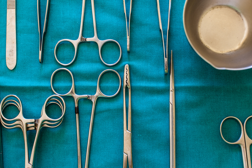 Surgical,Instruments,And,Tools,Including,Scalpels,,Forceps,And,Tweezers,Arranged
